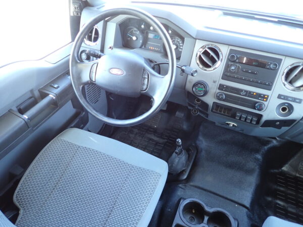 2015 Starcraft XLT Shuttle Bus S11271 - Image 11