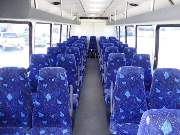 2015 Starcraft XLT Shuttle Bus S11271 - Image 9
