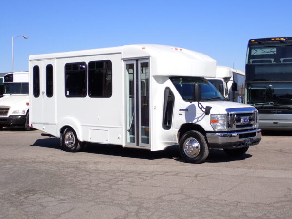 2016 Goshen Lift Equipped Shuttle Bus S29816