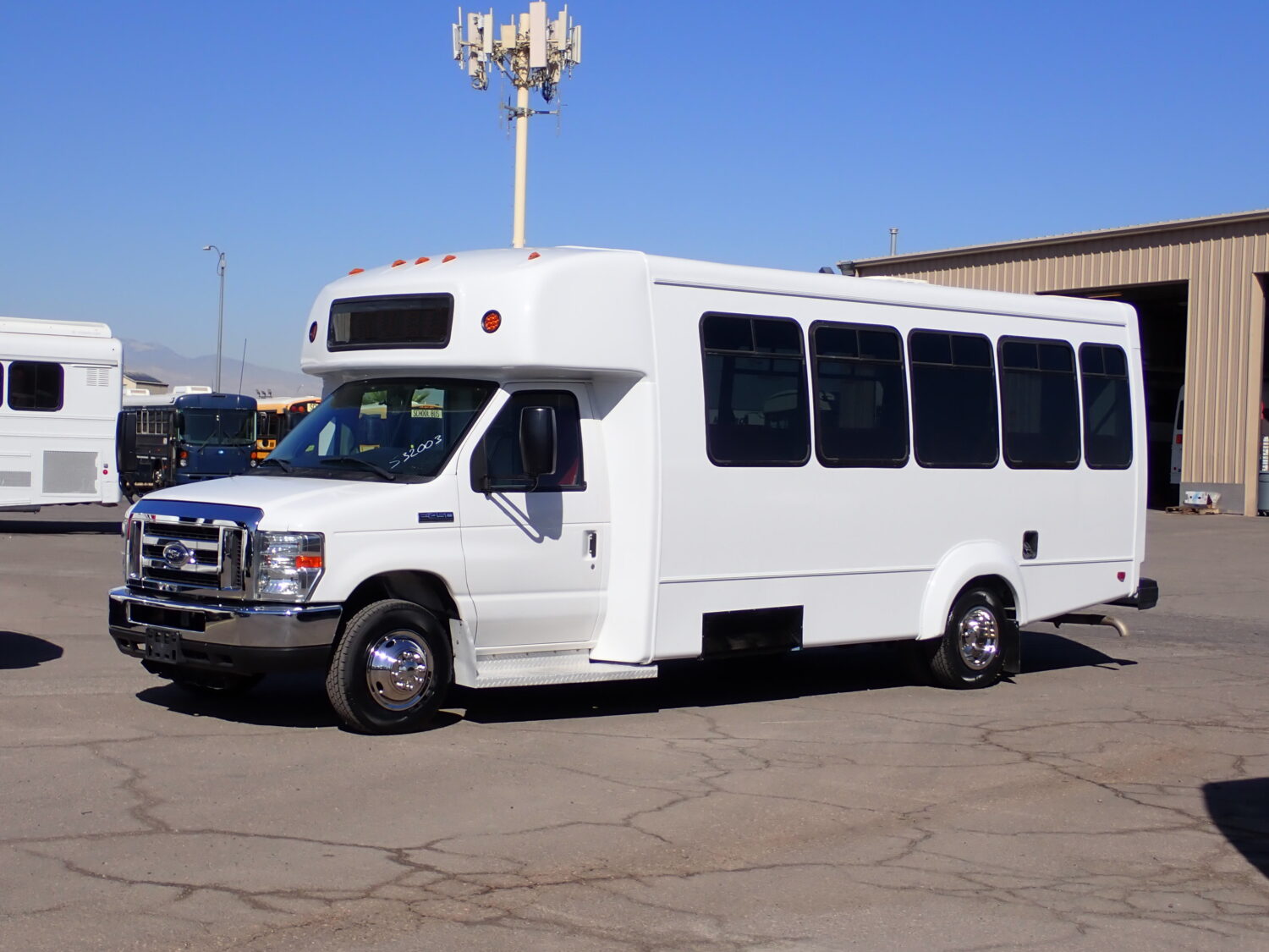 2019 Elkhart Coach ECII Lift Equipped Shuttle S32003 - Image 3