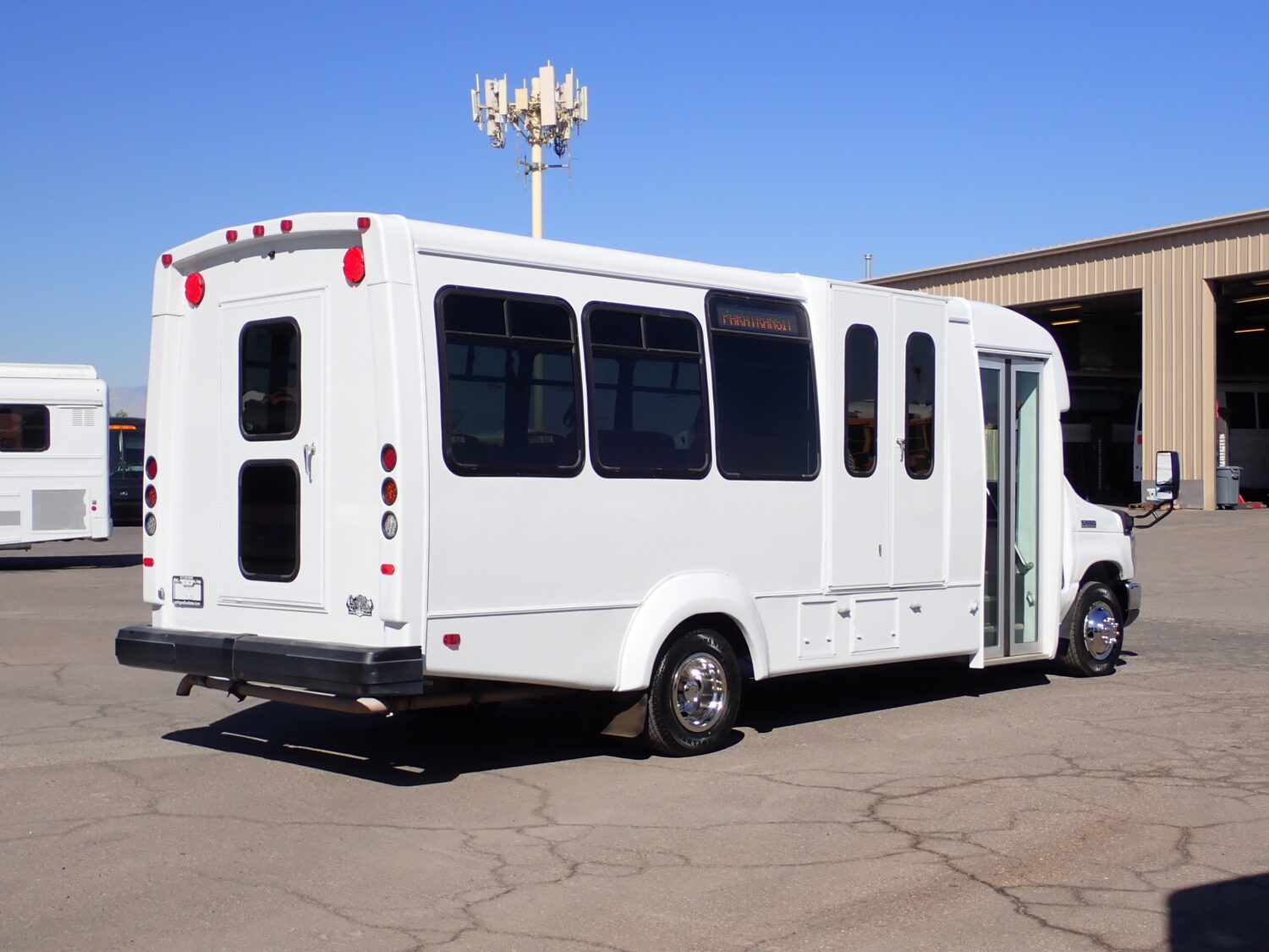 2019 Elkhart Coach ECII Lift Equipped Shuttle S32003 - Image 7
