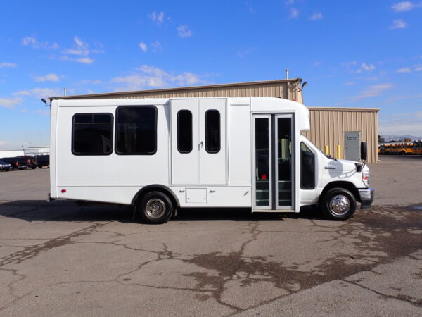 2021 Elkhart Coach ECII Lift Equipped Shuttle S01154 - Image 4