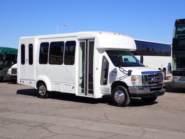 2014 Elkhart Lift Equipped Shuttle Bus S97452
