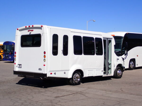 2014 Elkhart Lift Equipped Shuttle Bus S97452 - Image 6