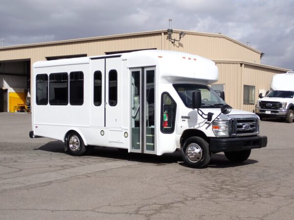 2015 Startrans Lift Equipped Shuttle Bus S23909