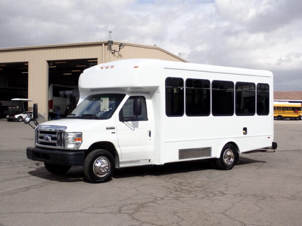 2015 Startrans Lift Equipped Shuttle Bus S23909 - Image 3