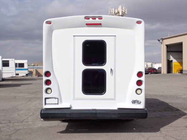 2015 Startrans Lift Equipped Shuttle Bus S23909 - Image 6