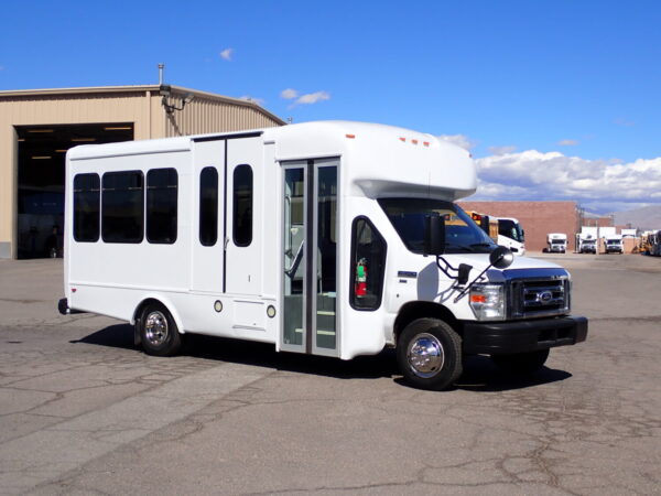 2015 Startrans Lift Equipped Shuttle Bus S23909