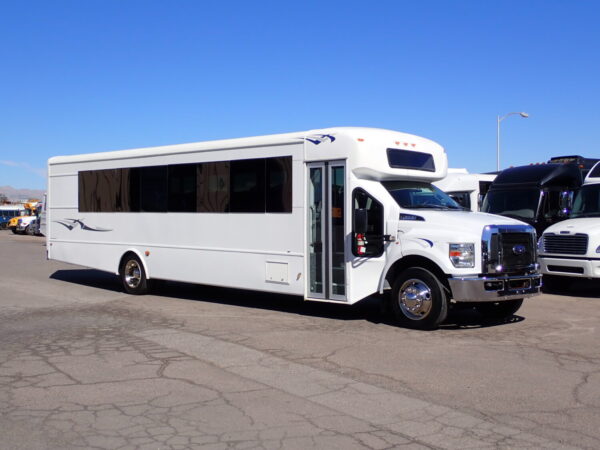 2018 Starcraft XL Shuttle Bus S02290