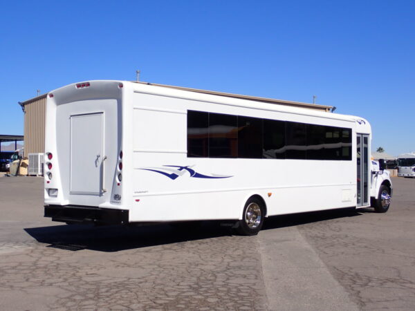 2018 Starcraft XL Shuttle Bus S02290 - Image 7