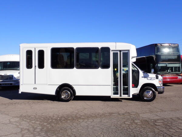 2017 ElDorado Advantage Lift Equipped Shuttle Bus S75786 - Image 4