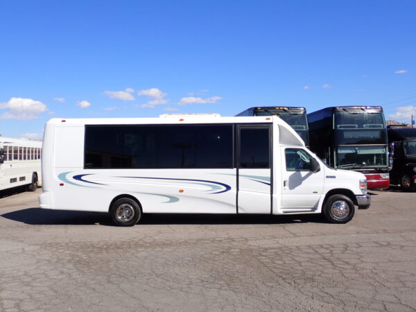 2019 Grech Motors GM28 Executive Style Shuttle Bus S08610 - Image 4