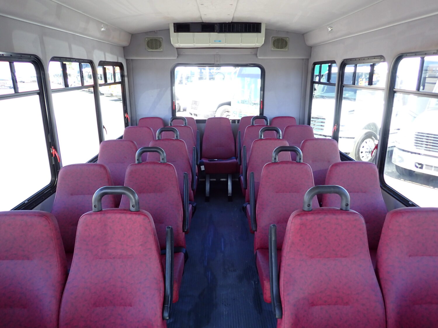 2010 Starcraft Allstar Shuttle Bus S00516 - Image 9