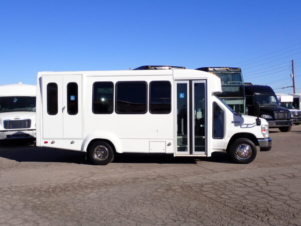 2012 Elkhart Lift Equipped Shuttle Bus S31506 - Image 4