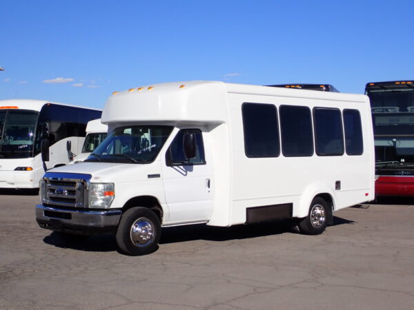 2012 Elkhart Lift Equipped Shuttle Bus S31506 - Image 3