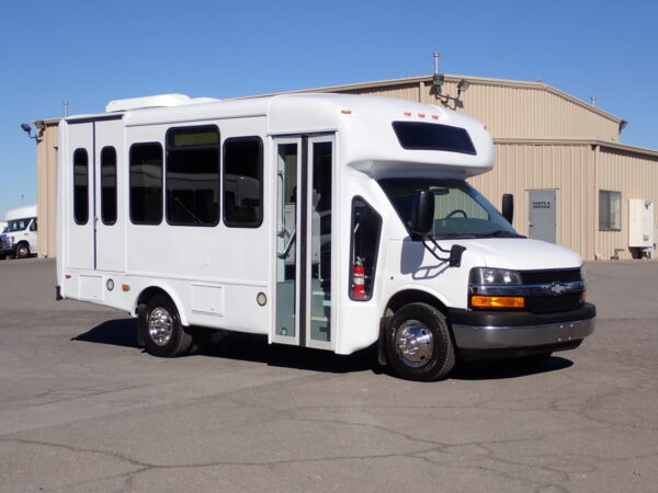 2015 Starcraft Startrans Lift Equipped Shuttle Bus S58307