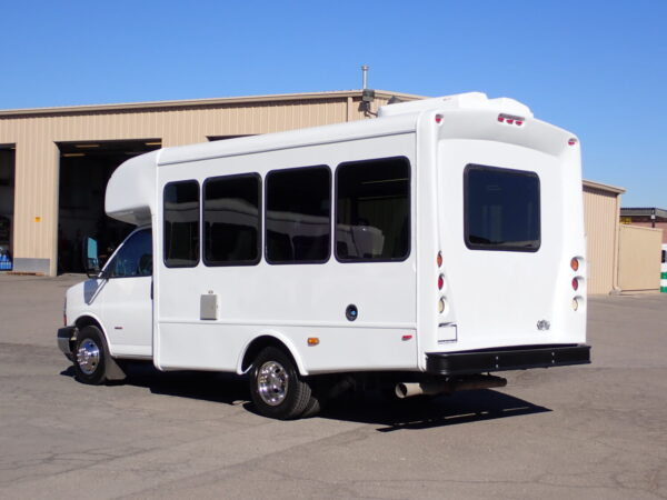 2015 Starcraft Startrans Lift Equipped Shuttle Bus S58307 - Image 5