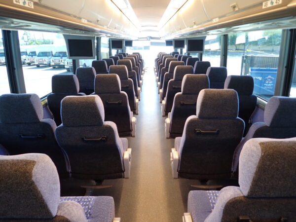 2009 MCI J4500 Highway Coach C65314 - Image 10