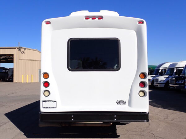 2015 Starcraft Startrans Lift Equipped Shuttle Bus S58307 - Image 6