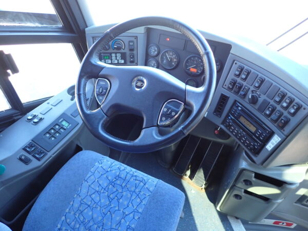 2009 MCI J4500 Highway Coach C65314 - Image 11
