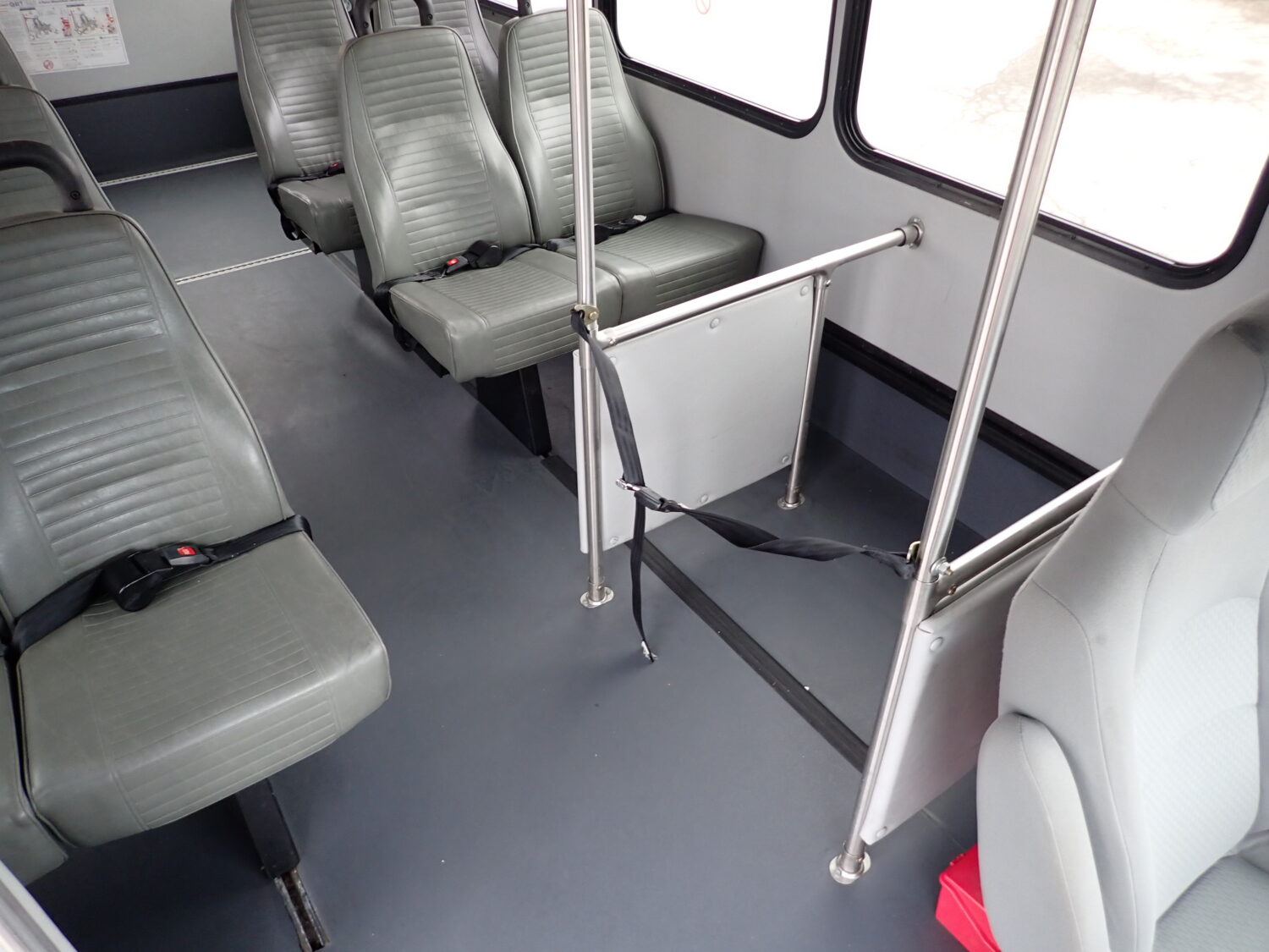 2016 Goshen Lift Equipped Shuttle Bus S29821 - Image 10