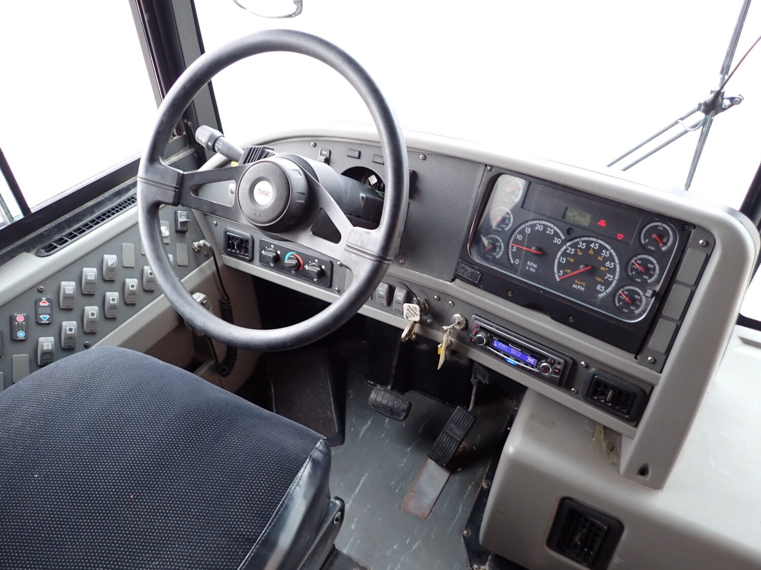 2009 Thomas Saf-T-Liner HDX MFSAB School Bus B17064 - Image 11