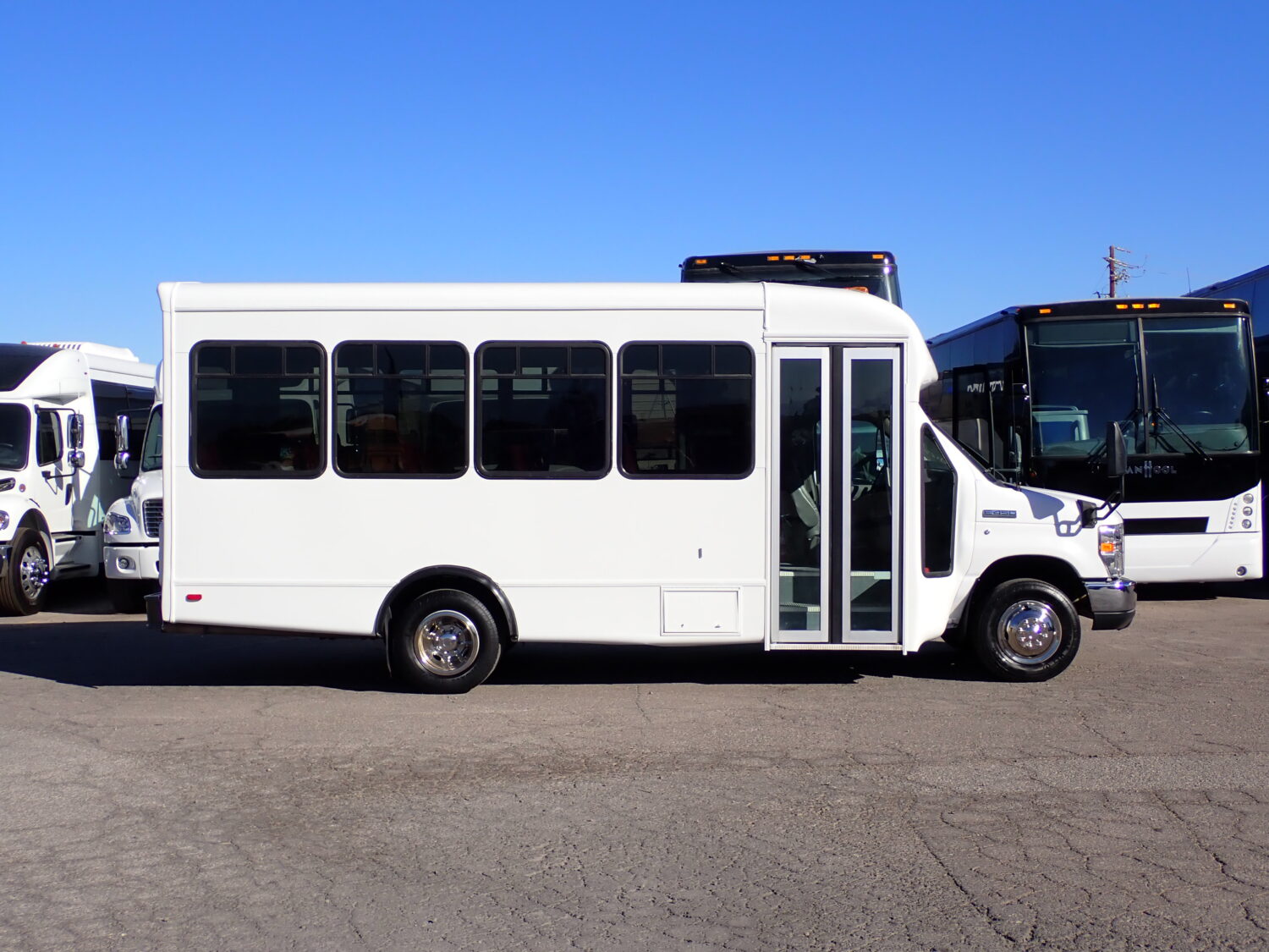 2010 Starcraft Allstar Shuttle Bus S00524 - Image 4