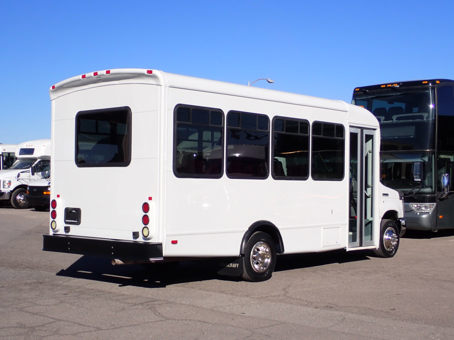 2010 Starcraft Allstar Shuttle Bus S00524 - Image 7