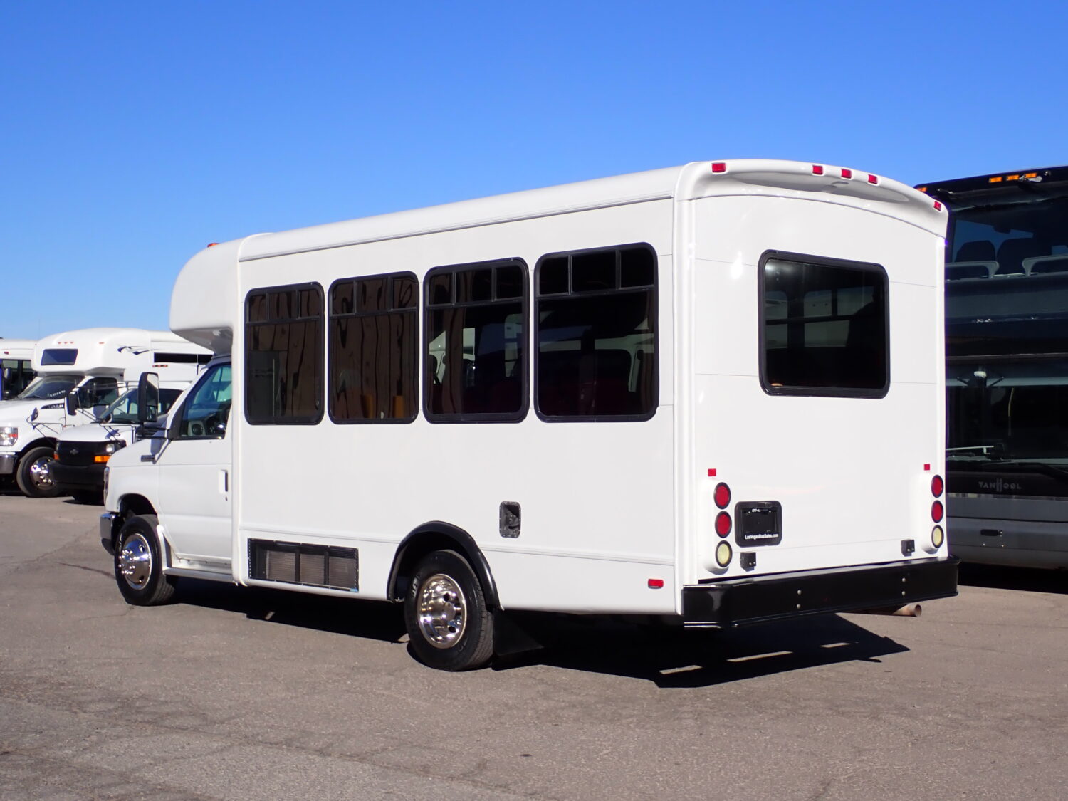 2010 Starcraft Allstar Shuttle Bus S00524 - Image 5