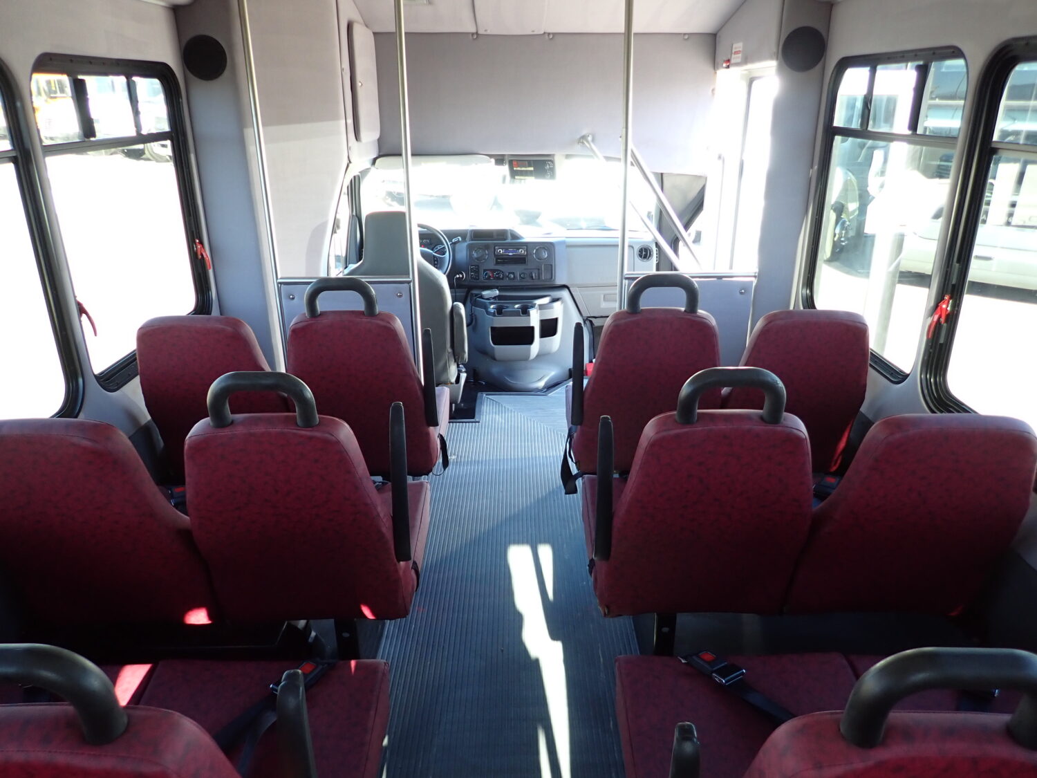 2010 Starcraft Allstar Shuttle Bus S00524 - Image 10