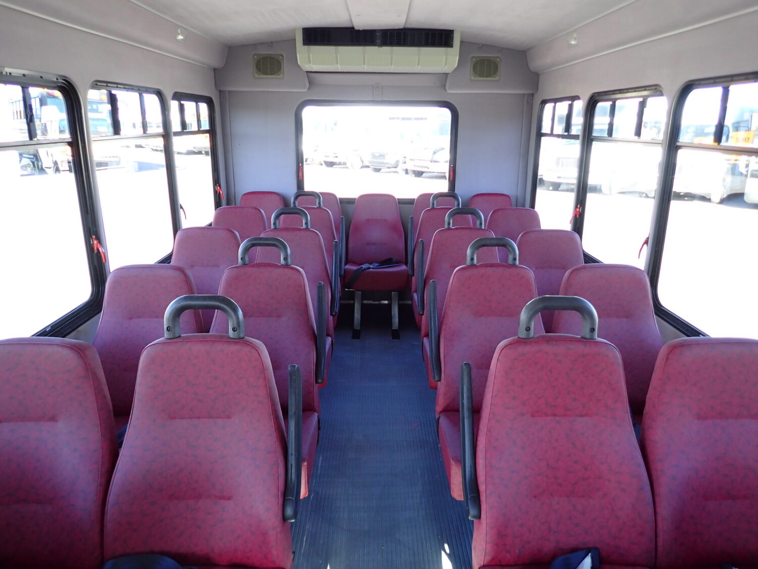 2010 Starcraft Allstar Shuttle Bus S00524 - Image 9