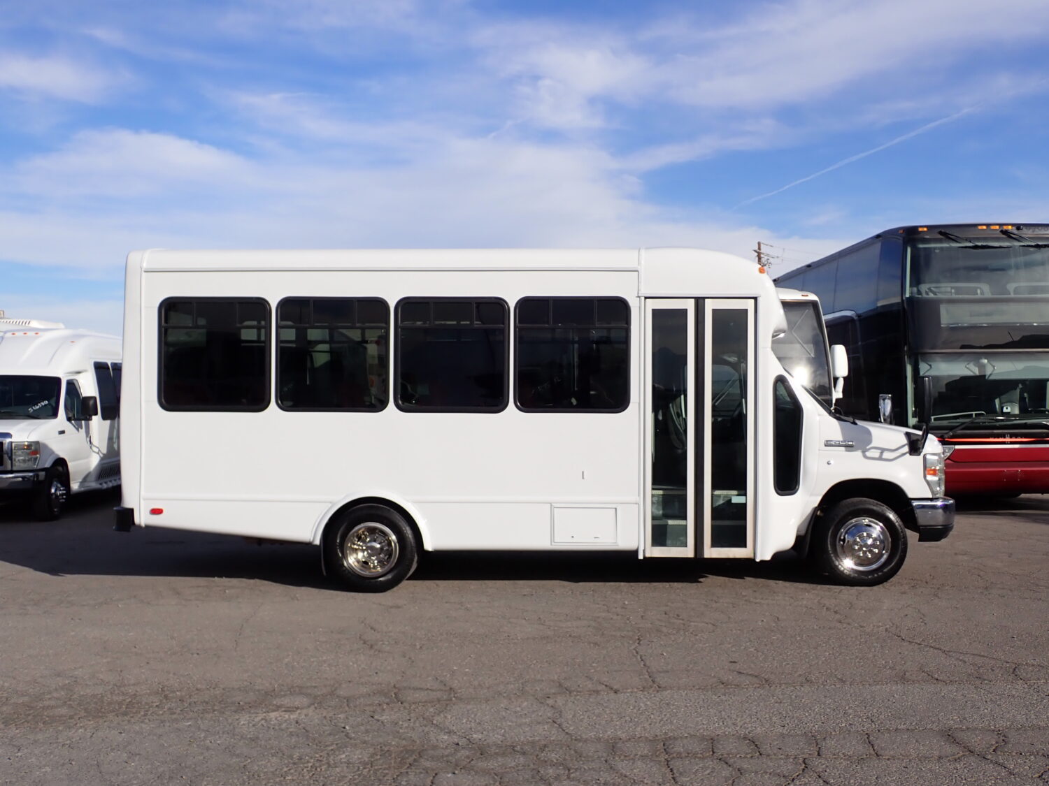 2013 Starcraft Allstar Shuttle Bus S15455 - Image 4