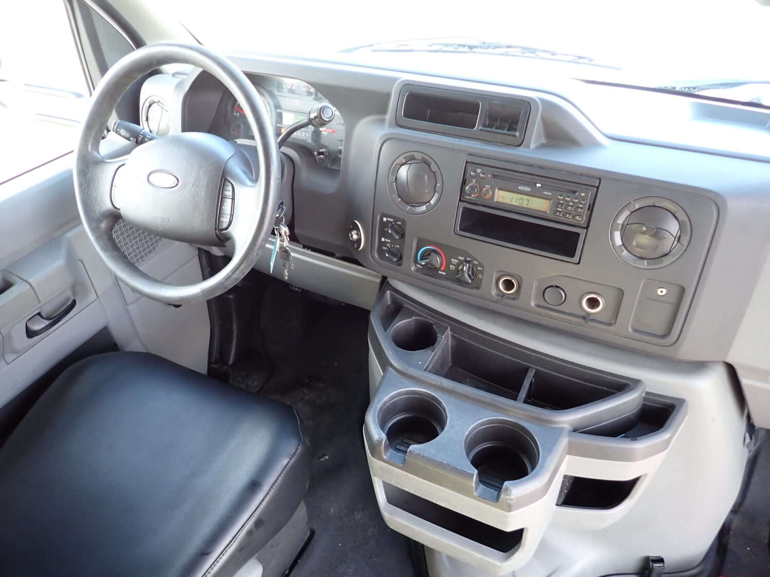 2013 Starcraft Allstar Shuttle Bus S15455 - Image 11