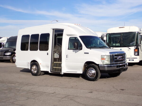 2008 Turtle Top Van Terra Shuttle Bus S26380