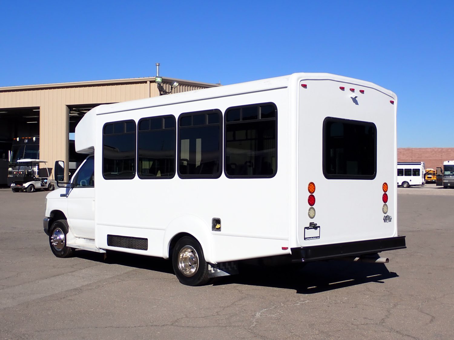 2016 Goshen Lift Equipped Shuttle Bus S29821 - Image 5