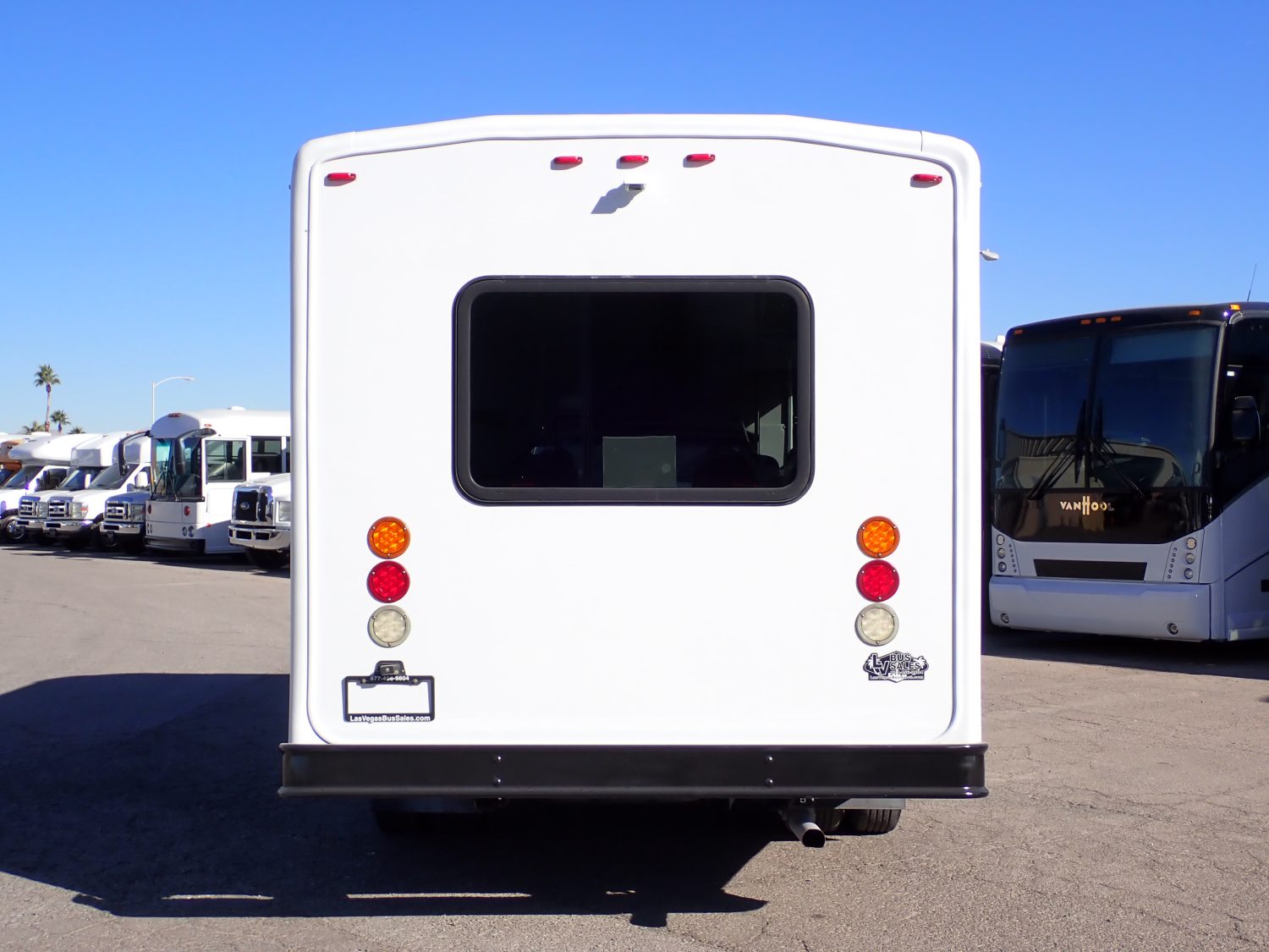 2016 Goshen Lift Equipped Shuttle Bus S29821 - Image 6