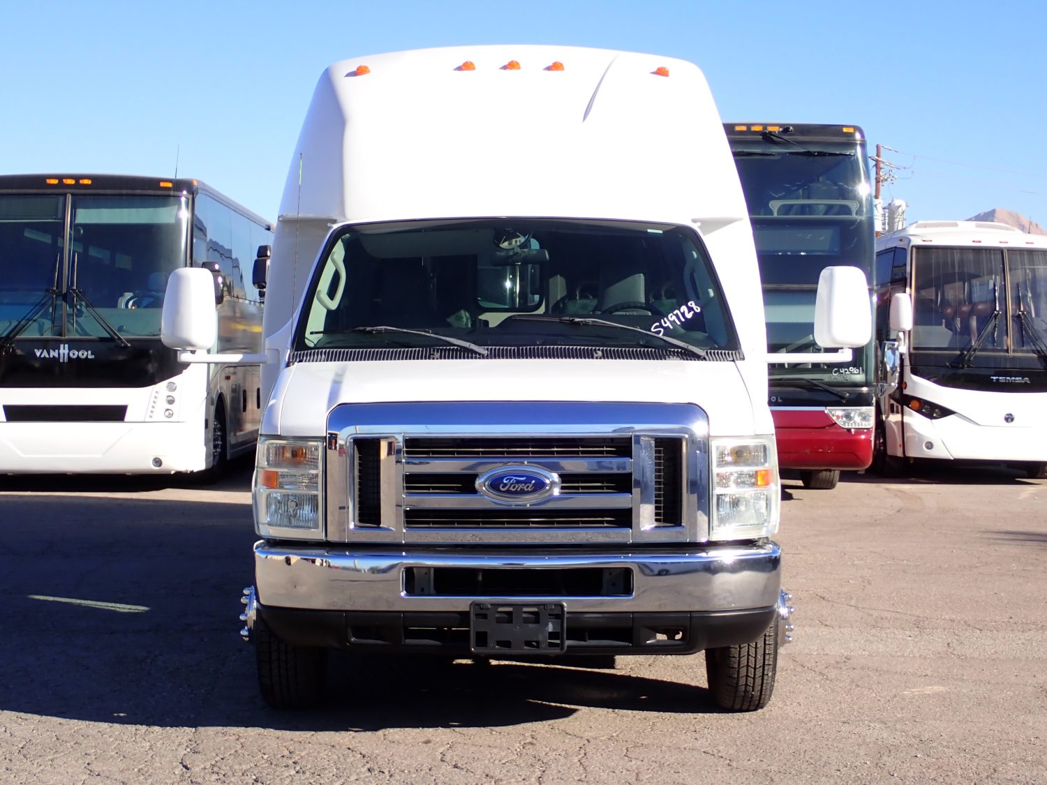 2009 Ameritrans 285 Lift Equipped Shuttle Bus S49728 - Image 2