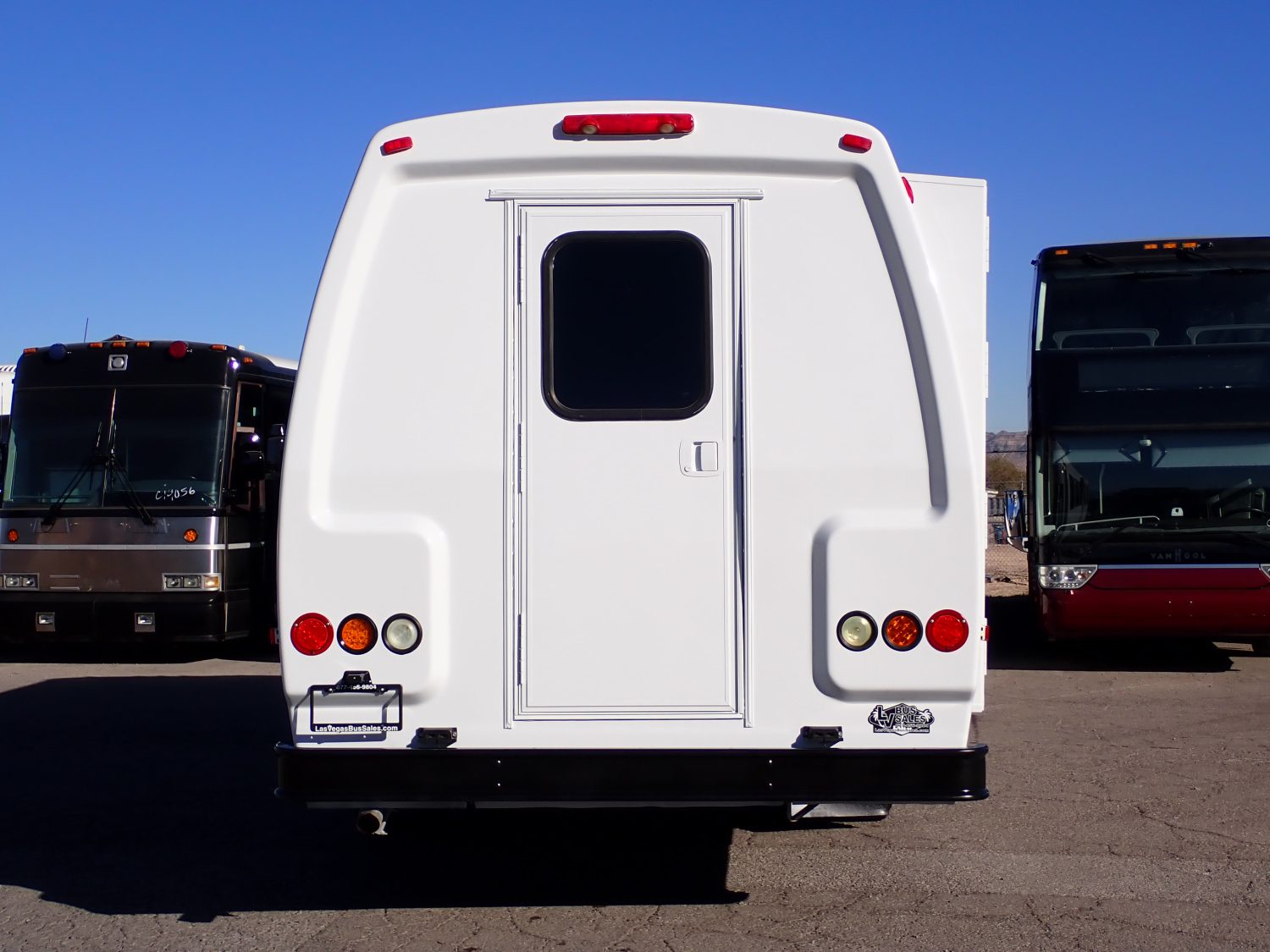 2009 Ameritrans 285 Lift Equipped Shuttle Bus S49728 - Image 6