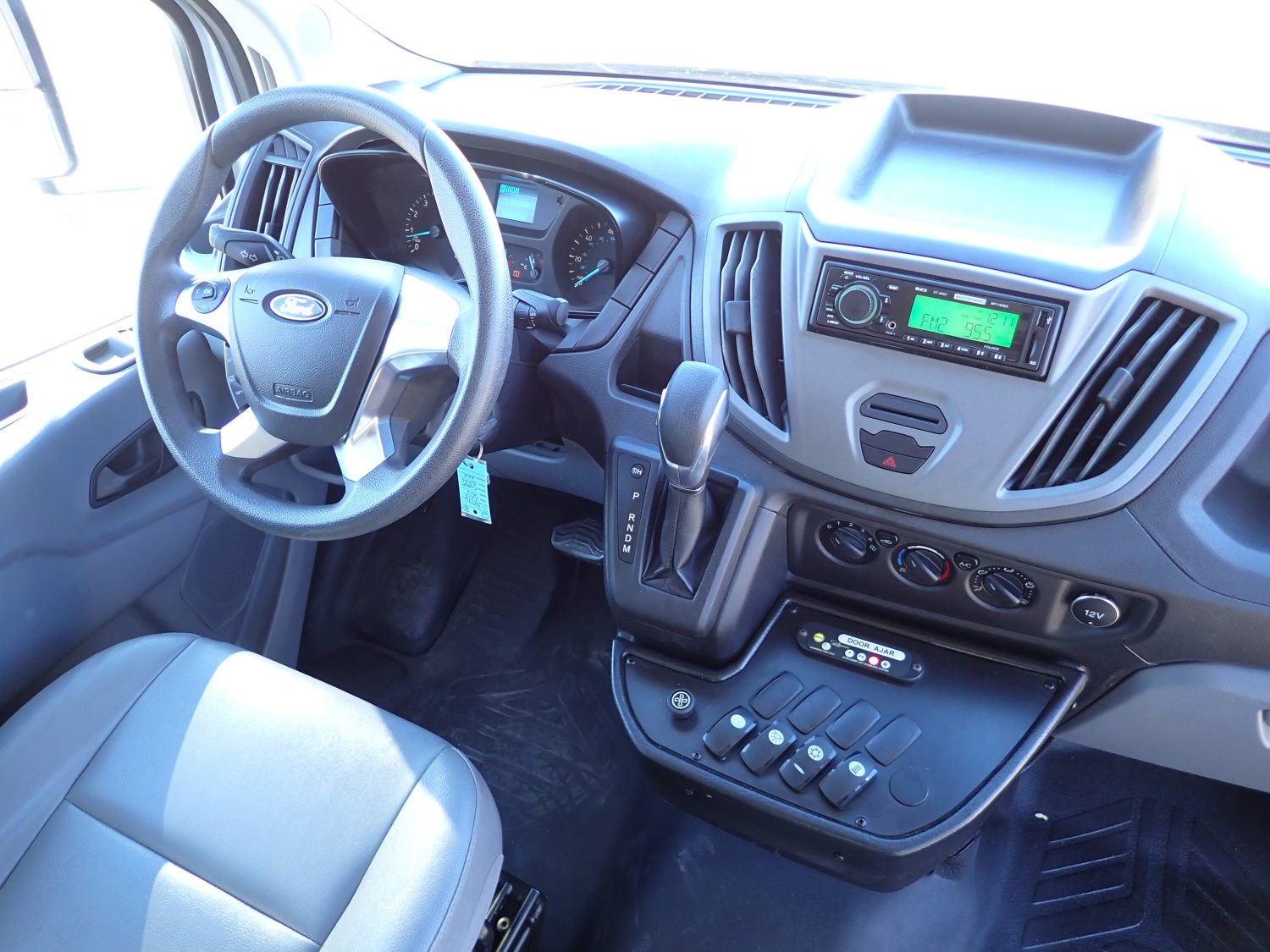 2018 World Trans Lift Equipped Shuttle Bus S30090 - Image 11