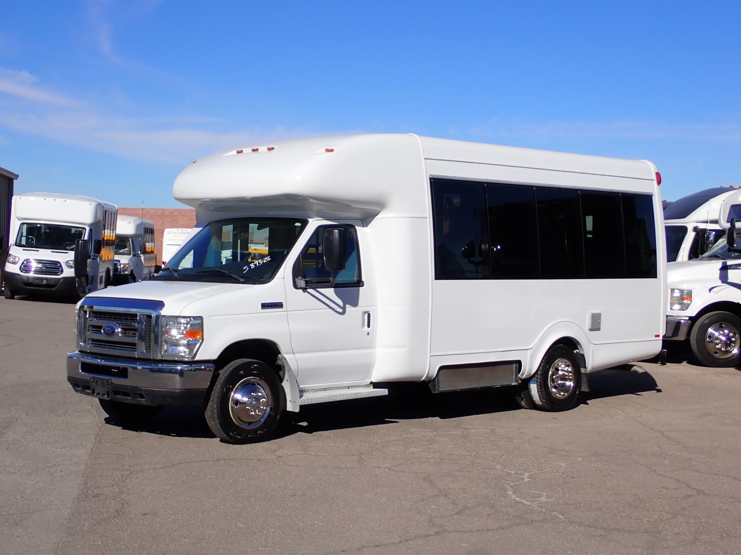 2012 Startrans Lift Equipped Shuttle Bus S89378 - Image 3