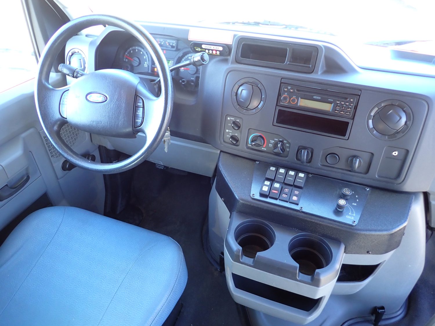 2012 Startrans Lift Equipped Shuttle Bus S89378 - Image 11