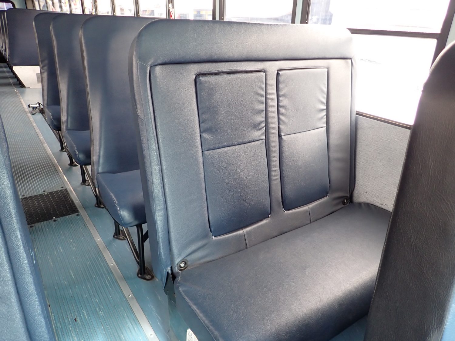 2011 Thomas Saf-T-Liner HDX Lift Equipped ADA School Bus B34990 - Image 8