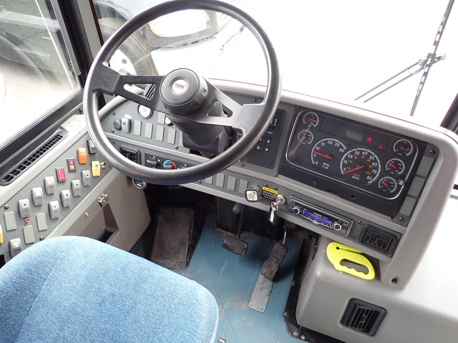 2011 Thomas Saf-T-Liner HDX Lift Equipped ADA School Bus B34990 - Image 10