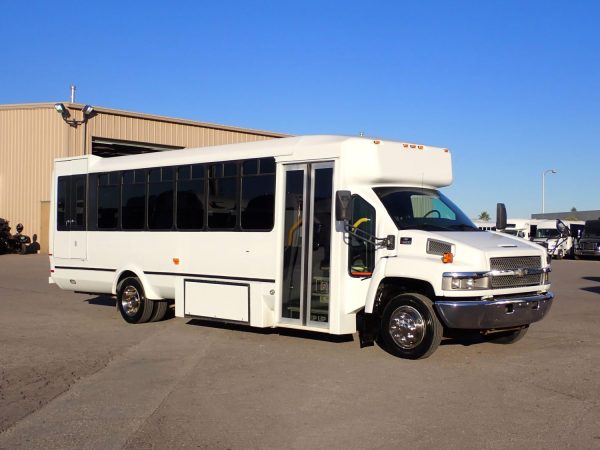 2006 Eldorado Aero Elite Lift Equipped Shuttle Bus S14734