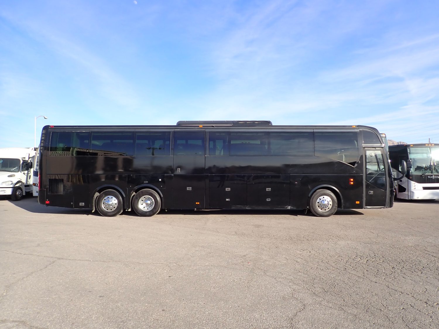 2020 Volvo 9700 Luxury Highway Coach C02565 - Image 4