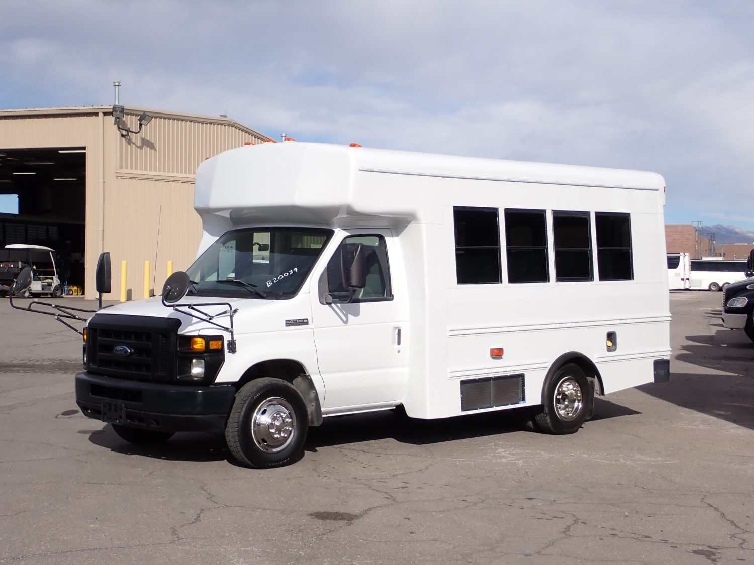 2009 Starcraft Prodigy MFSAB Daycare Bus B20039 - Image 3