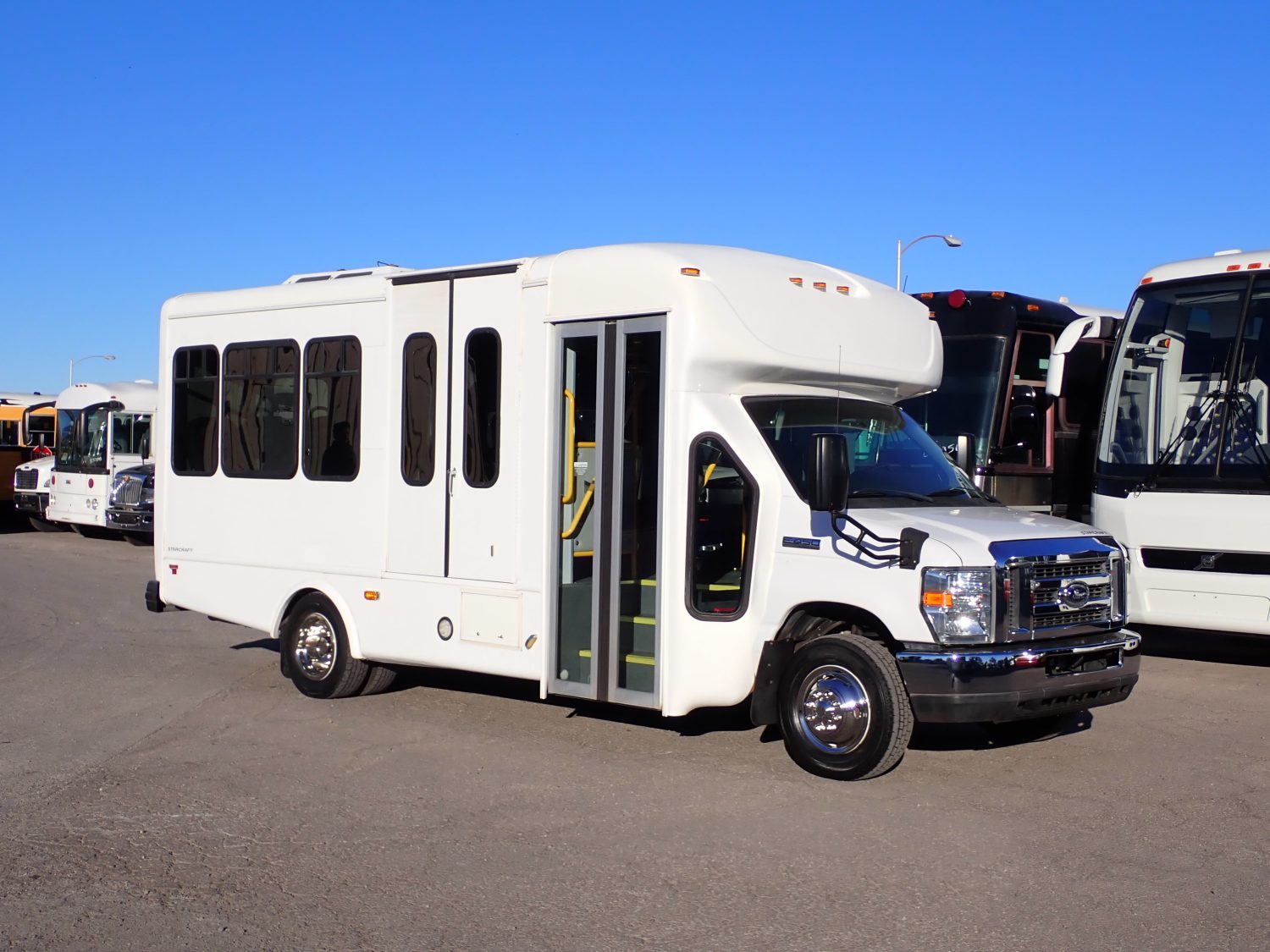 2016 Startrans Lift Equipped Shuttle Bus S55266