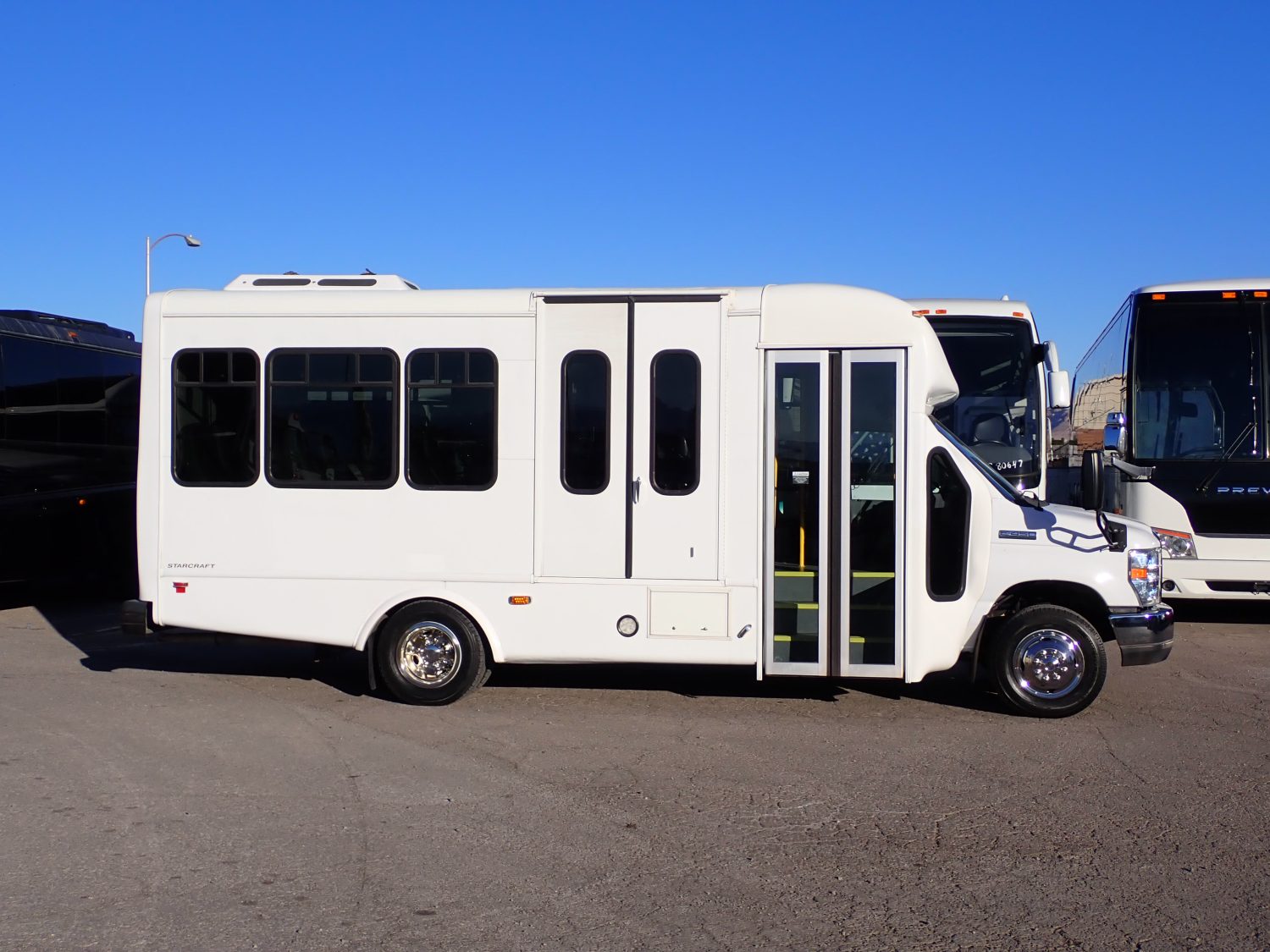2016 Startrans Lift Equipped Shuttle Bus S55266 - Image 4
