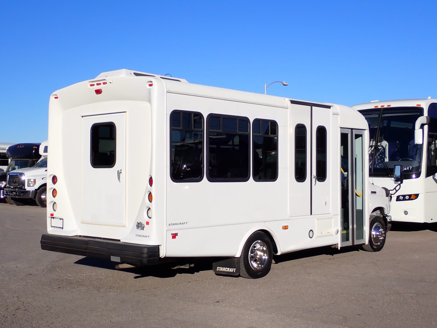 2016 Startrans Lift Equipped Shuttle Bus S55266 - Image 7