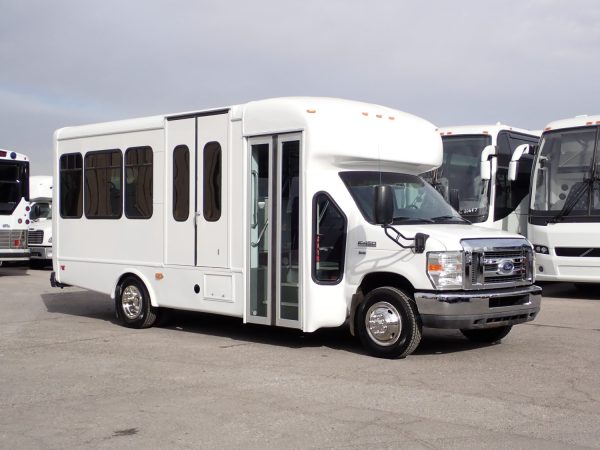 2018 Starcraft Lift Equipped Shuttle Bus S38701